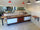 Bancone Pizzeria con vetrina e TOP in vetro in legno massello SU MISURA stile RUSTICO INVECCHIATO SHABBY misure 320x70xh130 cm piano a ribalta da 50x70 cm