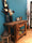 Piccolo Banco da Falegname per arredo stile INDUSTRIAL legno massello di abete cassetto e morsa 117x57xh83cm PERSONALIZZABILE
