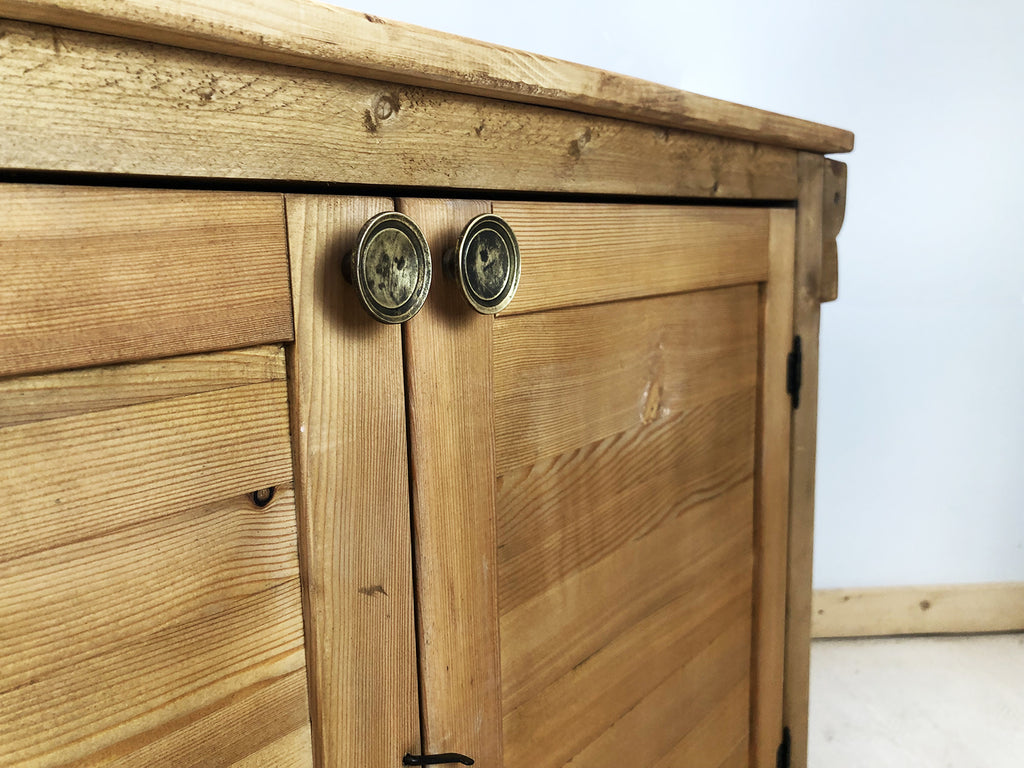 Mini-BAR-Konsole / Kücheninsel im Landhausstil aus Massivholz mit 2 Türen, Maße 150 x 50 x 90 cm