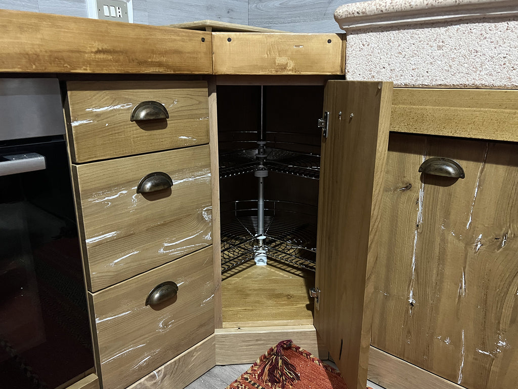 Cucina angolare ANNA stile RUSTICO | CLASSICO in abete e frassino massello effetto stuccato predisposizione elettrodomestici misure 280-200x65xh90cm