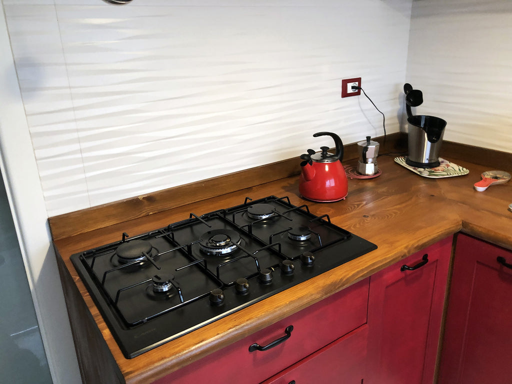 Corner kitchen in NEOCLASSIC style in solid wood with provision for appliances, dimensions 210-150x65xh230cm + column