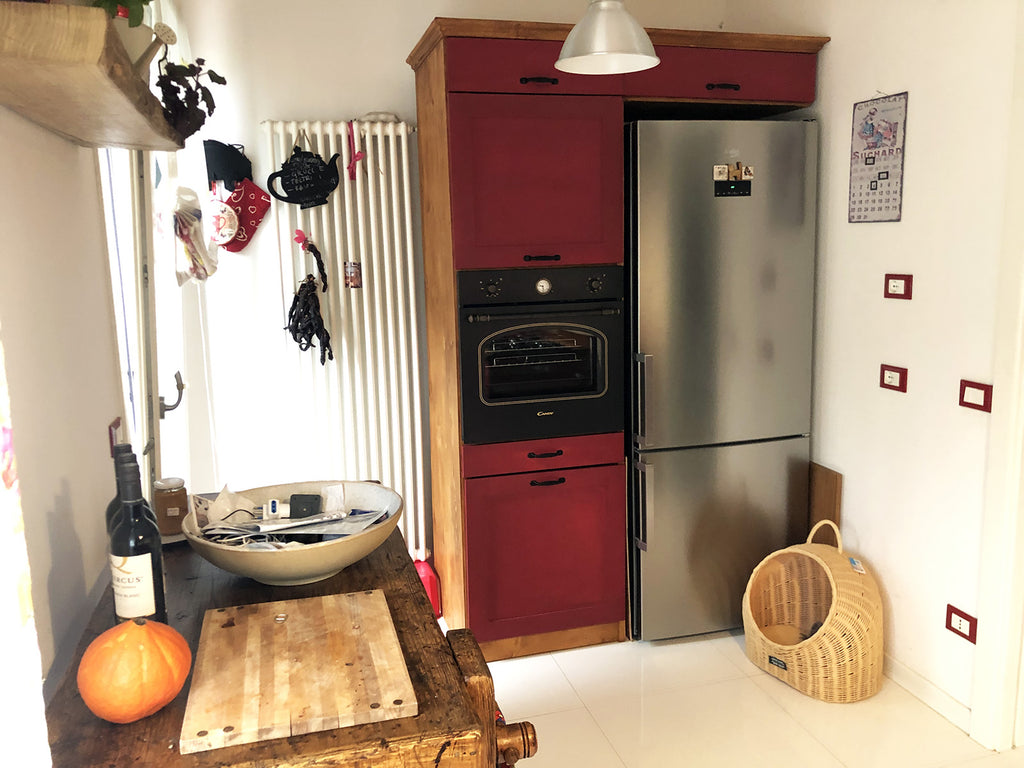 Corner kitchen in NEOCLASSIC style in solid wood with provision for appliances, dimensions 210-150x65xh230cm + column