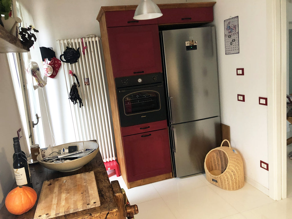 Corner kitchen in NEOCLASSIC style in solid wood with provision for appliances, dimensions 210-150x65xh230cm + column