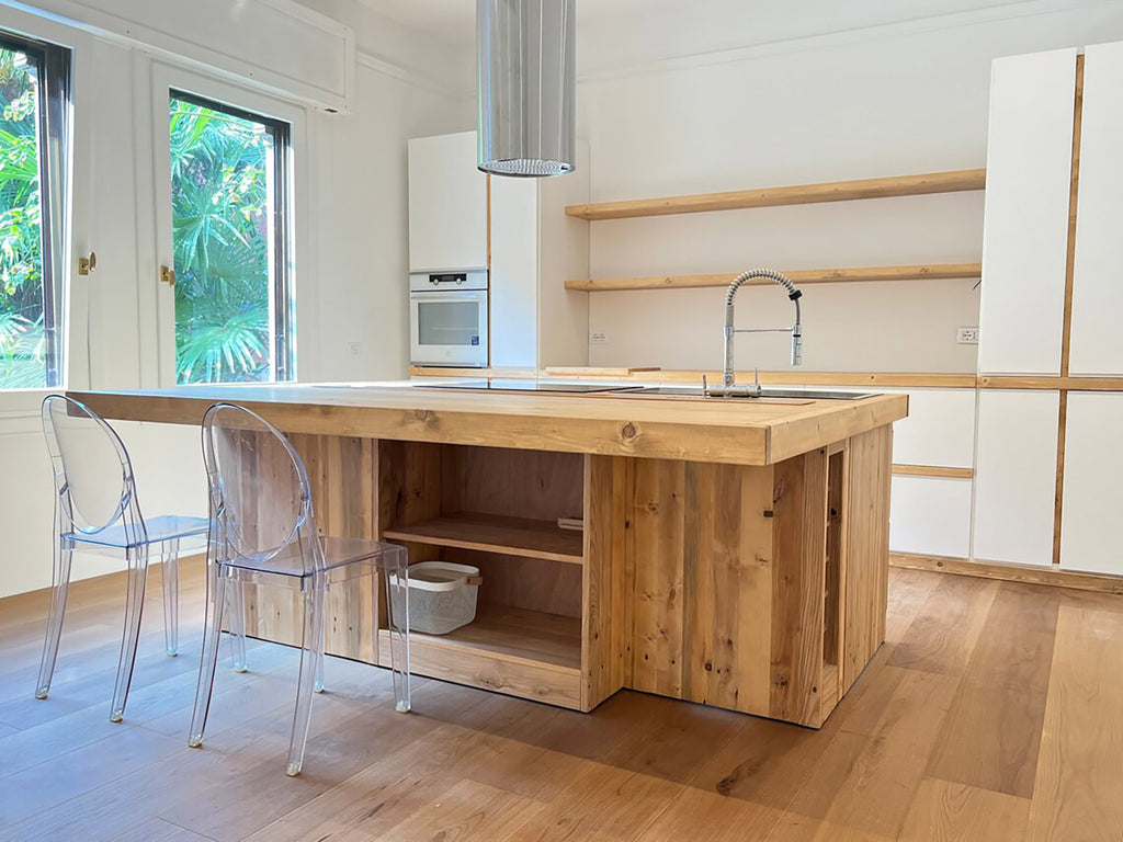 Cucina lineare modello Venezia parete moderna da 330cm + Isola country 230x220xh95 cm Tutto legno massello personalizzabile SU MISURA