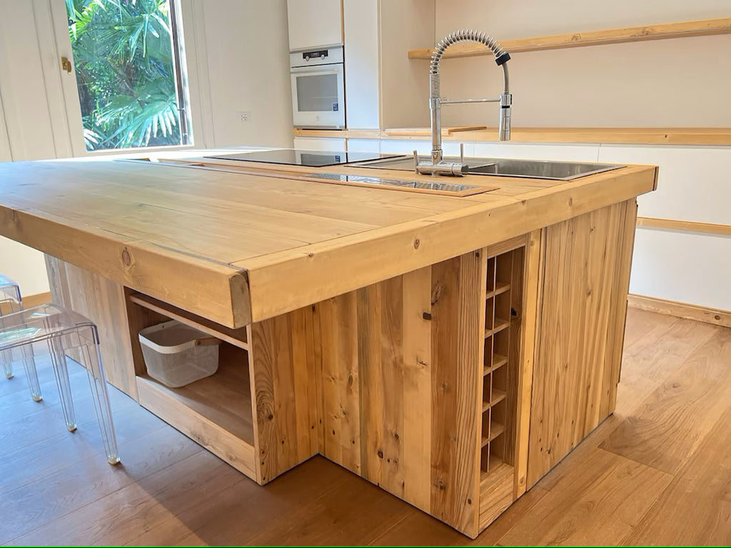 Cucina lineare modello Venezia parete moderna da 330cm + Isola country 230x220xh95 cm Tutto legno massello personalizzabile SU MISURA