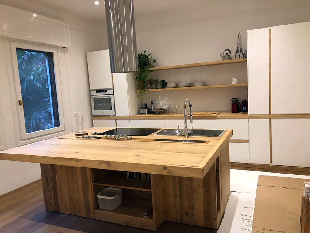 Cucina lineare modello Venezia parete moderna da 330cm + Isola country 230x220xh95 cm Tutto legno massello personalizzabile SU MISURA