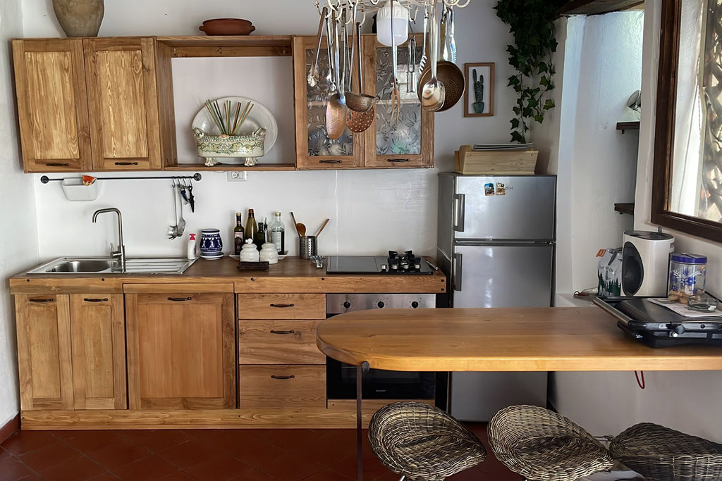Cucina lineare stile COUNTRY TUTTA in legno massello completa di pensili e vano a giorno predisposizione elettrodomestici 270x66xh85 cm