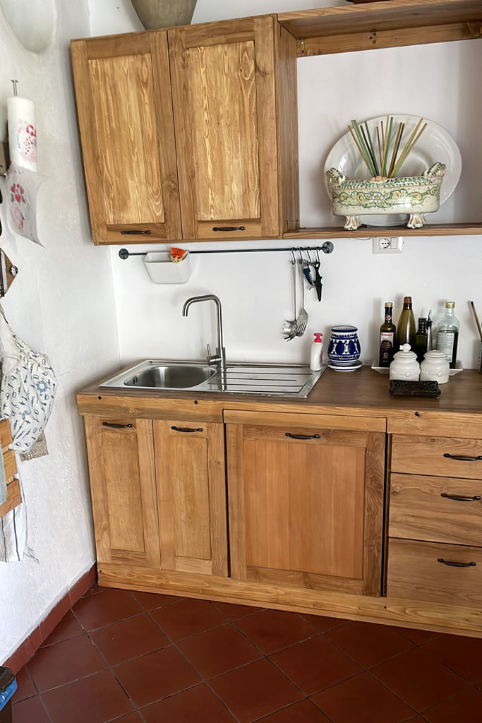 Cucina lineare stile COUNTRY TUTTA in legno massello completa di pensili e vano a giorno predisposizione elettrodomestici 270x66xh85 cm