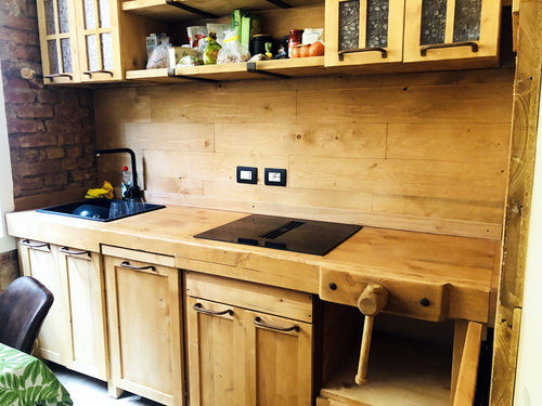 INDUSTRIAL style linear kitchen + wall units, column shelves, predisposition for household appliances. OPTIONAL WOODEN WALL, CUSTOMIZABLE TO MEASURE
