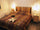 Letto stile INDUSTRIAL a due piazze Testiera + giroletto + comodini su ruote piroettanti tutto legno massello e profili in alluminio 200x180xh35 cm