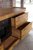 Cucina lineare stile misto INDUSTRIAL / COUNTRY legno massello ad effetto vissuto predisposizione elettrodomestici 465x65xh90 cm