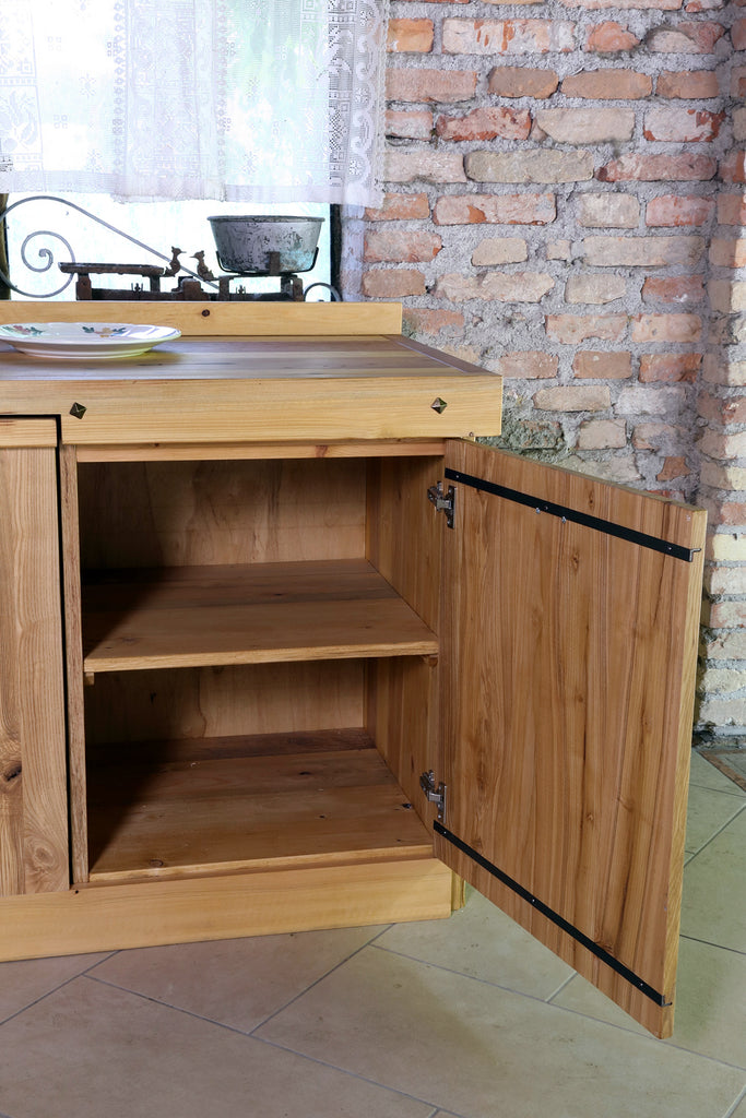 COUNTRY / RUSTIC style kitchen in solid ash and fir with stone sink, dishwasher ready, measures 280x65xh90 cm