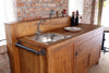 Cucina lineare con schienale rialzato stile COUNTRY / INDUSTRIAL legno massello con predisposizione lavello 180x65xh85 cm