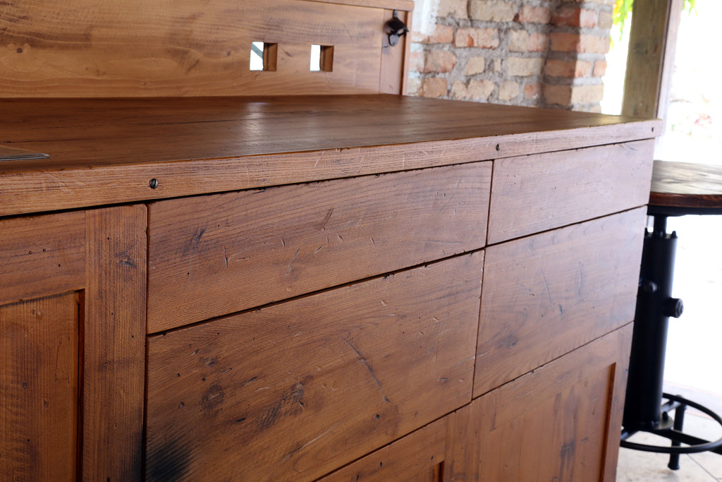 Cucina lineare con schienale rialzato stile COUNTRY / INDUSTRIAL legno massello con predisposizione lavello 180x65xh85 cm