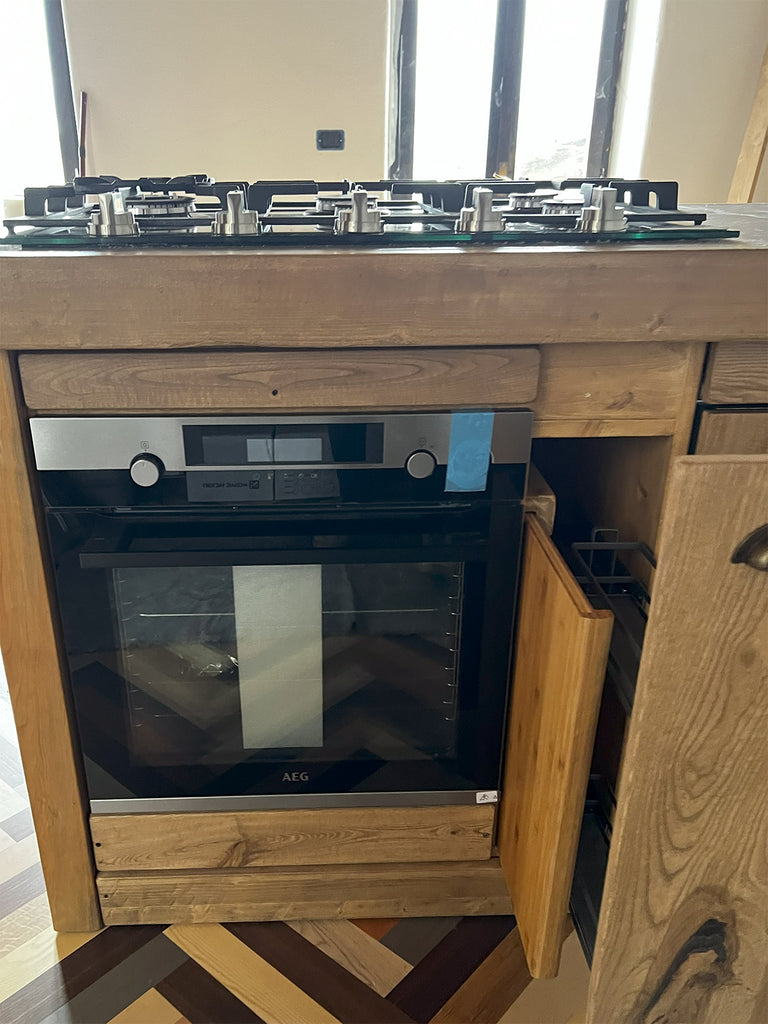 Isola Cucina CUNEO in stile INDUSTRIAL legno massello e TOP in pietra naturale predisposizione elettrodomestici e pensile opzionale misure 230x90xh100cm