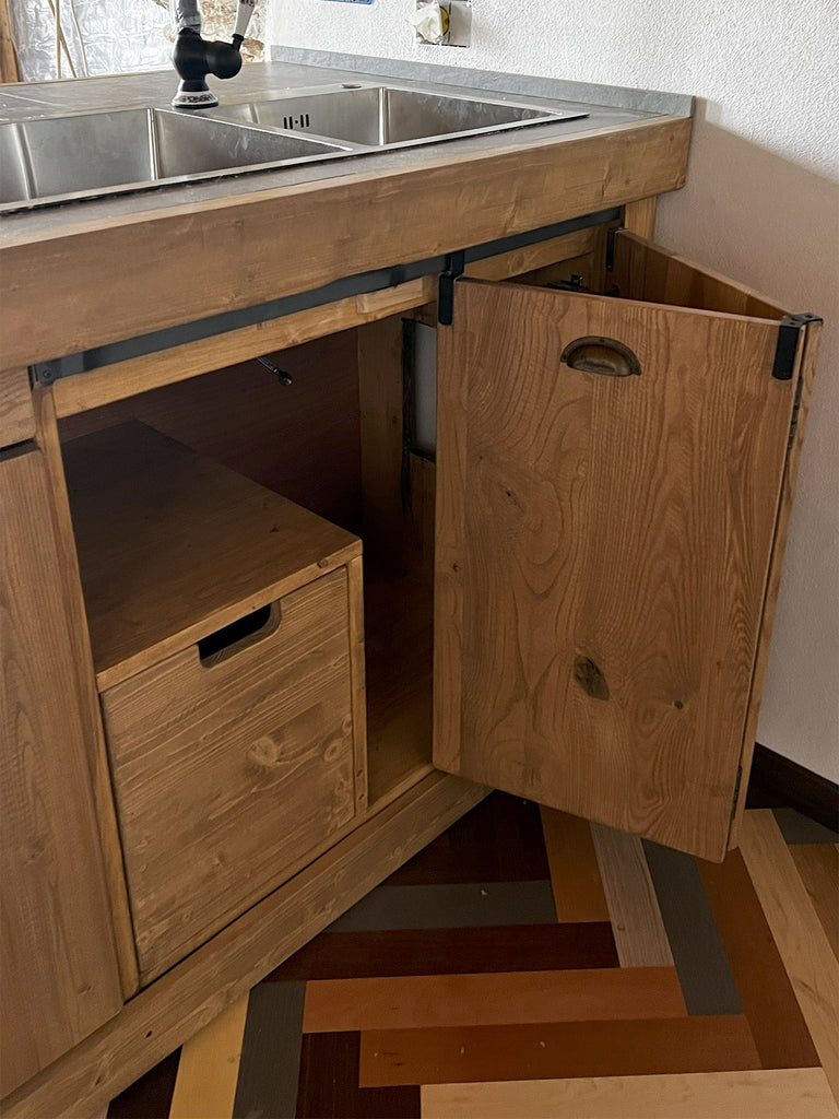 Isola Cucina CUNEO in stile INDUSTRIAL legno massello e TOP in pietra naturale predisposizione elettrodomestici e pensile opzionale misure 230x90xh100cm