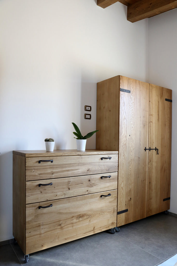 Bridge bedroom with wall mounted headboard shelves + chest of drawers and wardrobe model TOKIO COUNTRY style in solid ash wood, personalized and MADE TO MEASURE