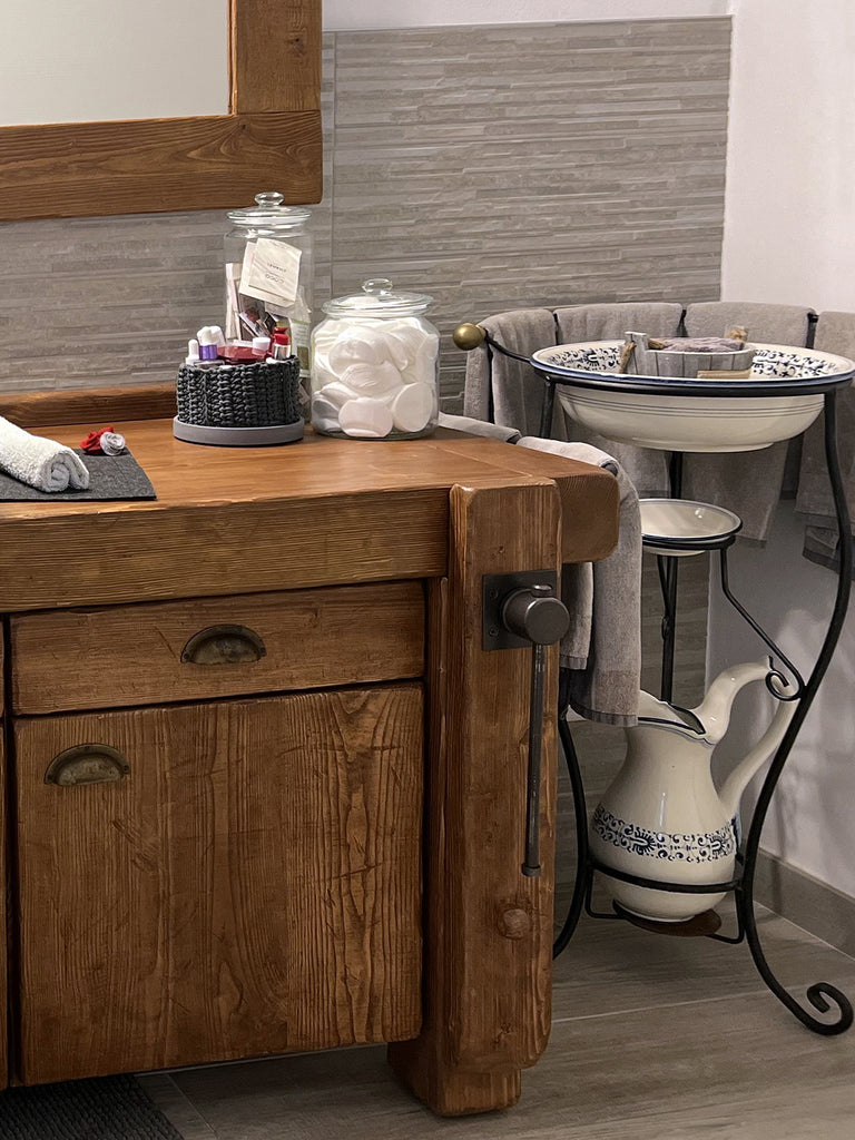 Mobile arredo Bagno con lavabo in pietra rubinetto specchiera mod. SILVIA stile BANCO FALEGNAME 180x50xh72cm legno massello LUCI OPZIONALI