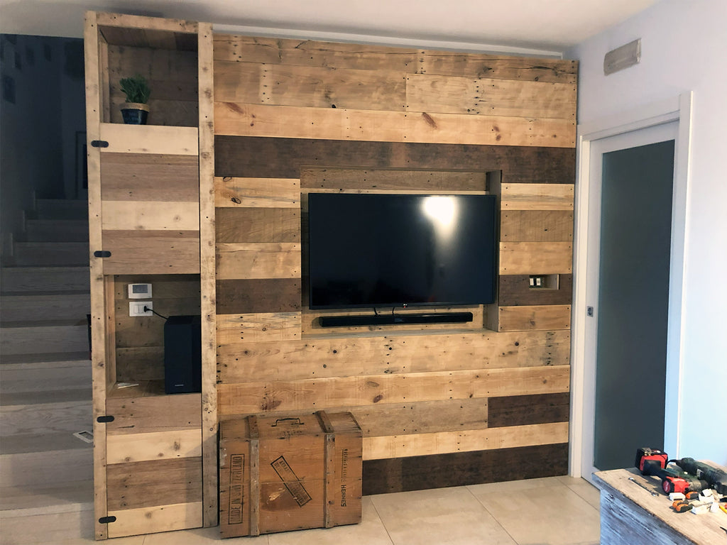 Parete in legno porta TV stile RUSTICO telaio e rivestimento in legno massello da  riciclo effetto multicolore 290x35xh280cm SU MISURA
