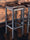 Sgabello alto H. 65/75 cm Design squadrato in stile INDUSTRIAL legno massello / telaio in metallo tubolare PERSONALIZZABILE