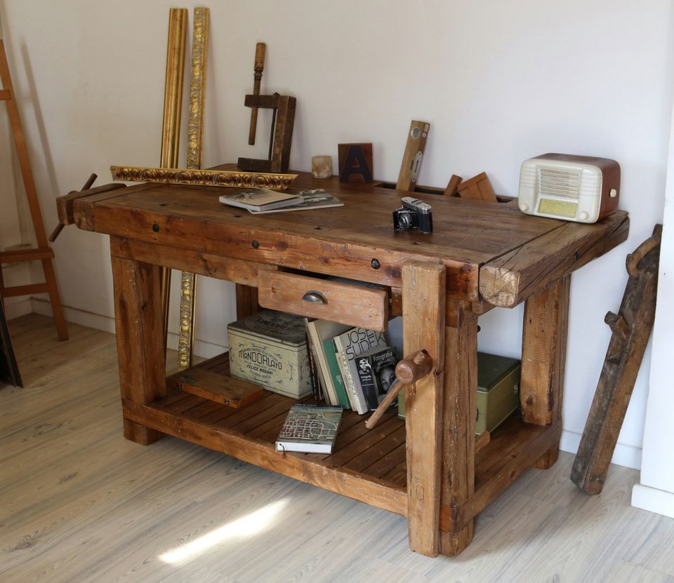 Tischlerwerkbank für Küchen-/Wohnzimmermöbel im INDUSTRIAL-Stil, Massivholz, eine Schublade und zwei Schraubstöcke, 150x63xh85 cm