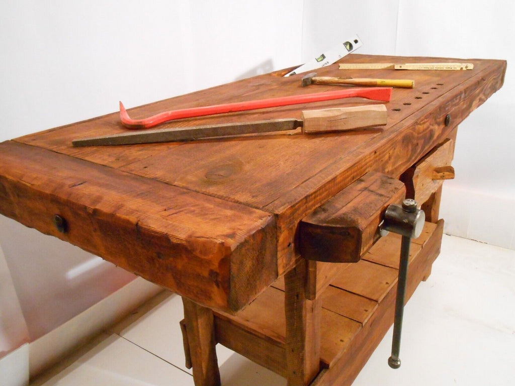 Tischlerwerkbank für die Einrichtung gewerblicher Tätigkeiten und rustikaler Umgebungen im INDUSTRIE-Stil aus Massivholz mit Schublade und Schraubstock 170x65x90 cm