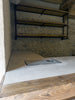 Bancone angolare DEGUSTAZIONE VINI in legno massello stile rustico + pensile industrial + base lavello + pedana da bar – 230x70xh100 cm