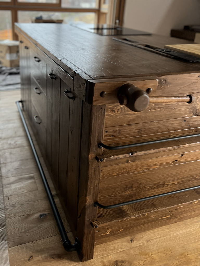 Linear kitchen with column and island INDUSTRIAL style kitchen entirely in solid wood 