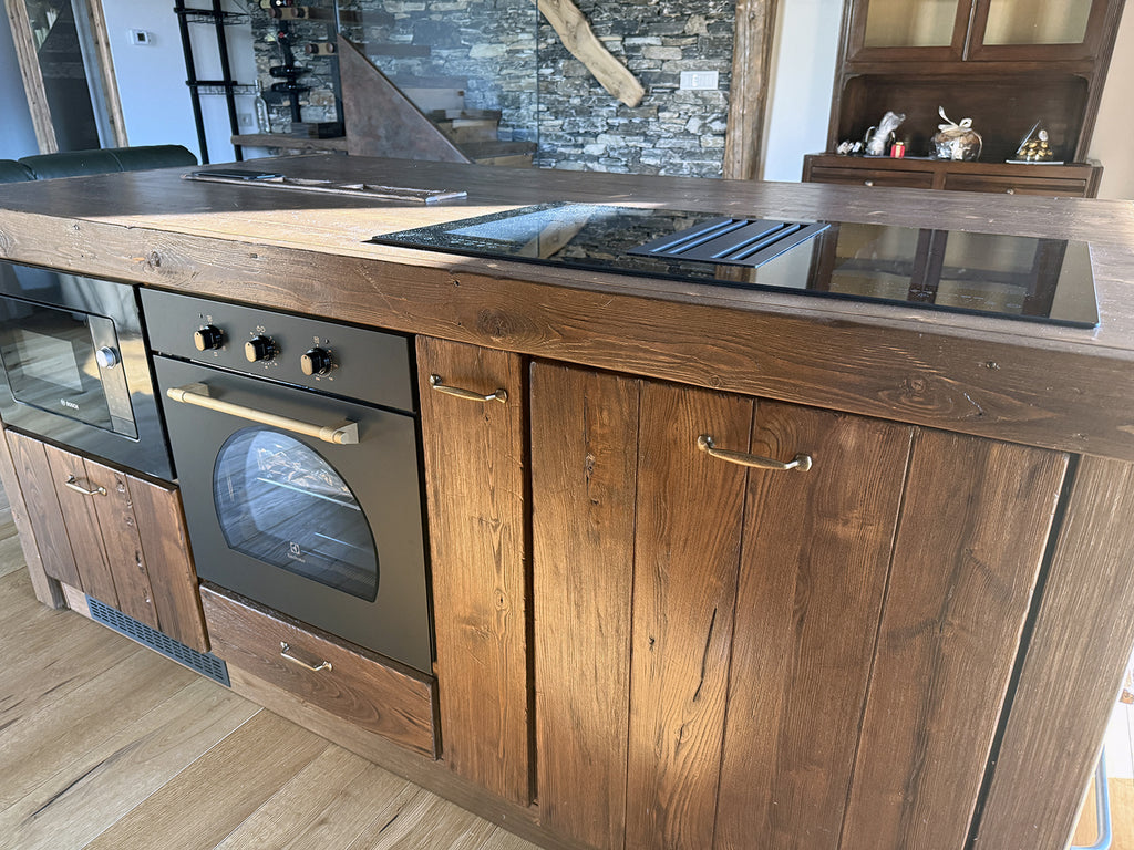 Linear kitchen with column and island INDUSTRIAL style kitchen entirely in solid wood 