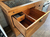 Cucina lineare stile COUNTRY modello ERICA da 400x65xh90cm + Isola su ruote da 140x70xh90cm tutto legno massello