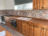 Cucina lineare stile COUNTRY modello ERICA da 400x65xh90cm + Isola su ruote da 140x70xh90cm tutto legno massello