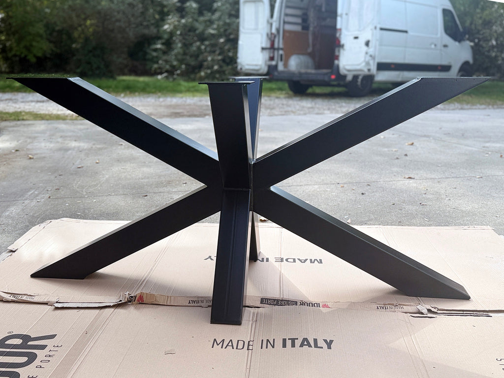 INDUSTRIAL COUNTRY style table with a 7 cm bark-stripped elm top and star-shaped iron base | 200×100×H78 cm