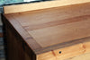 Cucina lineare stile misto COUNTRY / RUSTICA TUTTA in legno massello ad effetto rovinato predisposizione elettrodomestici 330x65xh87 cm