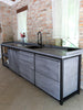 Cucina lineare stile INDUSTRIAL struttura in ferro e legno massello finitura cemento misure 320x60xh90 cm