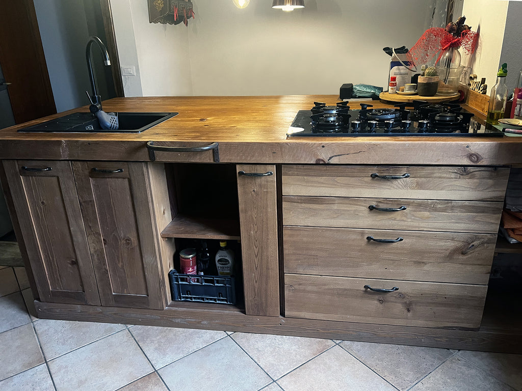 Isola Cucina con bancone BAR 240x80xh90 cm + colonna 60x70xh210 cm stile COUNTRY legno massello predisposizione elettrodomestici