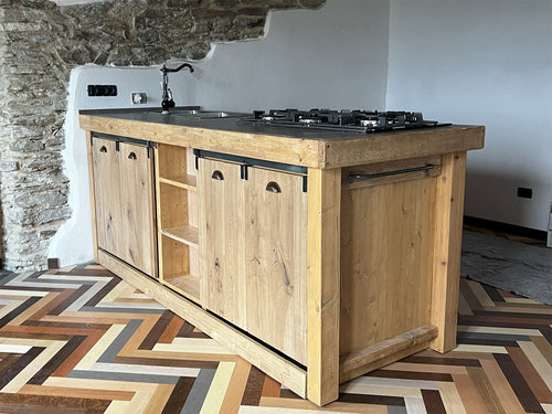 CUNEO Kücheninsel im INDUSTRIAL-Stil, Platte aus Massivholz und Naturstein, Vorbereitung für Geräte und optionales Hängeelement, Maße 230 x 90 x 100 cm