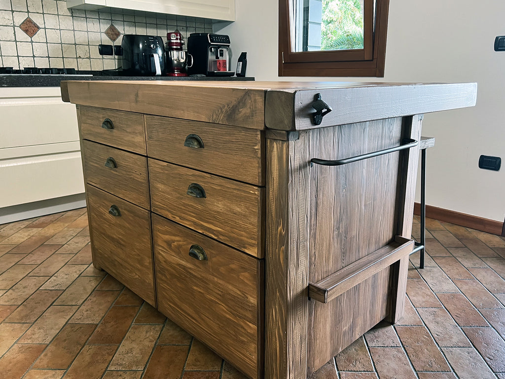 Isola Cucina con piano snack a sbalzo in stile INDUSTRIAL mod. PATRIZIA in legno massello e sgabelli opzionali misure 140x110xh90 cm