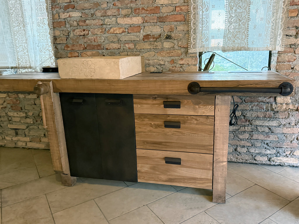 Mini Cucina ERIKA accessoriata in legno massello – Stile Banco Falegname Industrial, misure personalizzabili (240×65×94 cm)