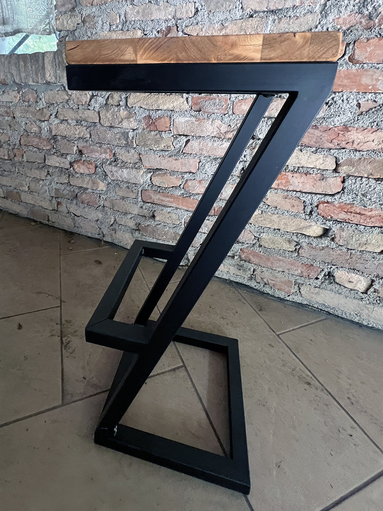 Sgabelli alti Z-01 / Z-02 | Design a “Z” INDUSTRIAL in legno massello e metallo – H.75 cm PERSONALIZZABILI