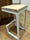 Hoher Hocker H. 60/70 cm Freischwinger-Design im INDUSTRIE-Stil Massivholz / Metallrohrrahmen ANPASSBAR