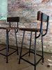 Sgabello alto H. 60/70 cm tipo BAR / PUB Design squadrato con schienale INDUSTRIAL legno massello / telaio in metallo tubolare PERSONALIZZABILE