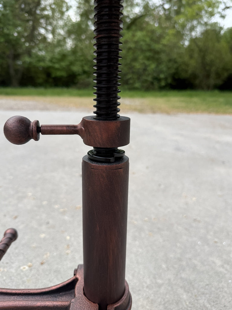 Adjustable screw high stool H. 60/70cm BAR PUB type Round design INDUSTRIAL style