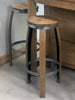 Hoher Hocker H. 50/60/70 cm mit Latten aus recycelten Eichenweinfässern im Industriestil in verschiedenen Ausführungen