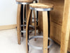 Hoher Hocker H. 50/60/70 cm mit Latten aus recycelten Eichenweinfässern im Industriestil in verschiedenen Ausführungen