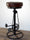Sgabello alto H. 80 cm tipo BAR PUB Design bicicletta stile INDUSTRIAL struttura in metallo e seduta in similpelle