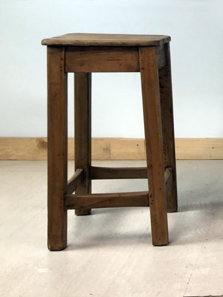 Niedriger Hocker H. 45/55 cm RUSTIKALER / VESSED / ANTIKER Stil aus Massivholz ANPASSBAR (Kopie)