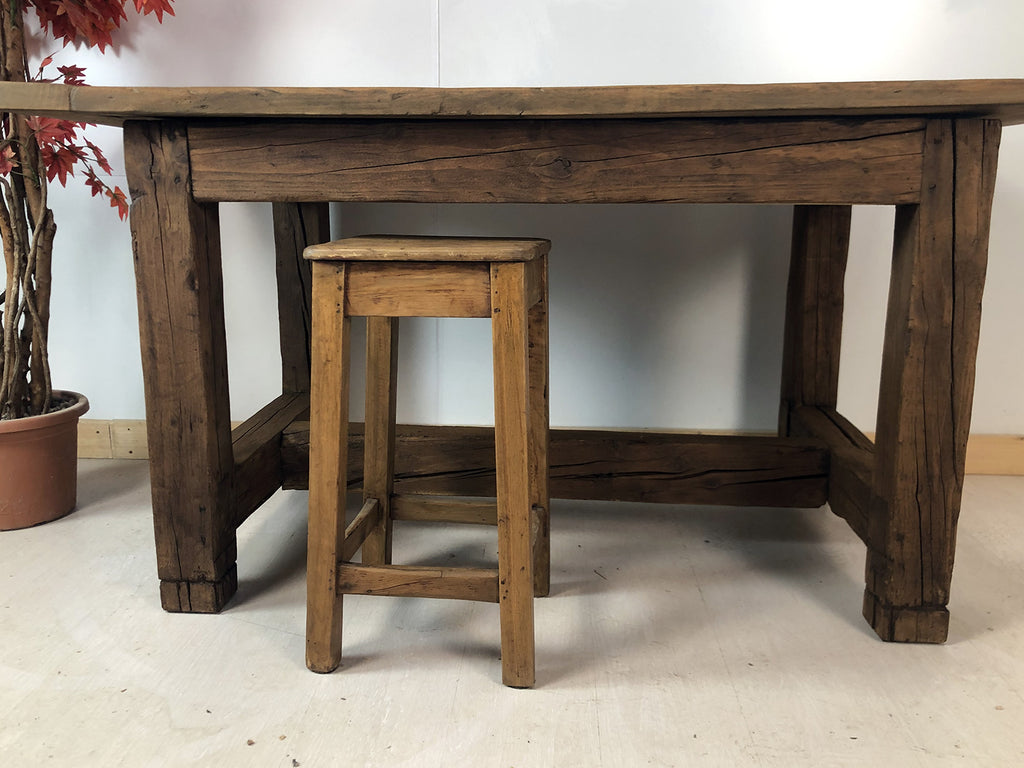 Niedriger Hocker H. 45/55 cm RUSTIKALER / VESSED / ANTIKER Stil aus Massivholz ANPASSBAR (Kopie)