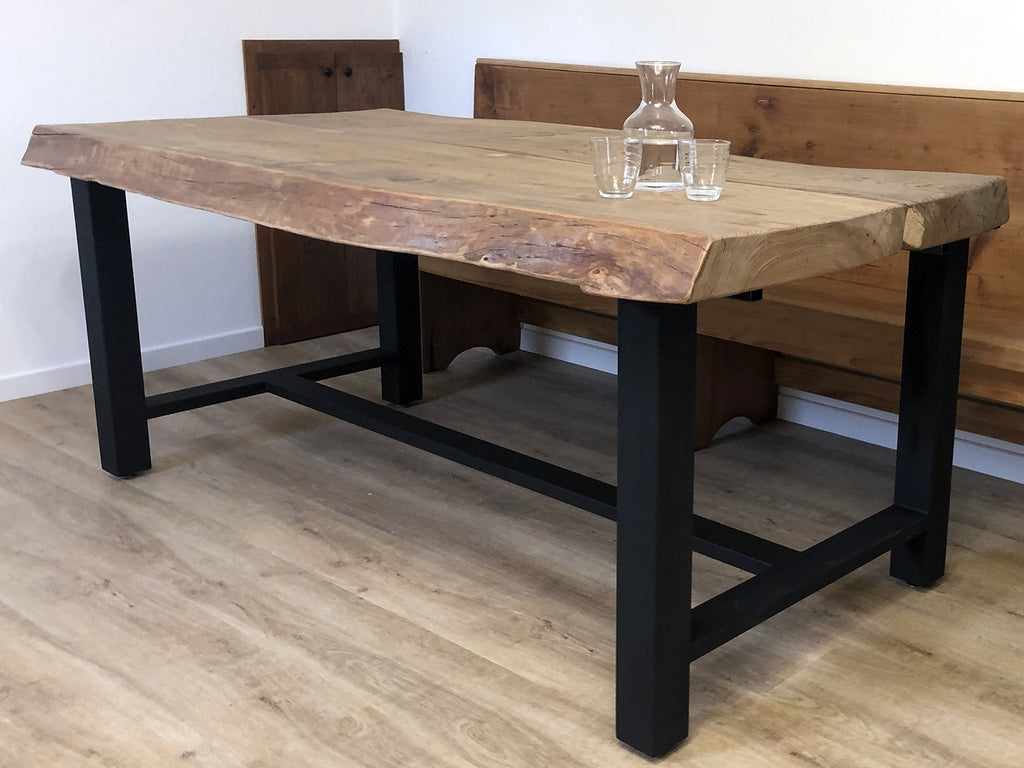 Tavolo stile INDUSTRIAL COUNTRY con piano in abete scortecciato da 7 cm e struttura in ferro Misure 200×90×H78 cm
