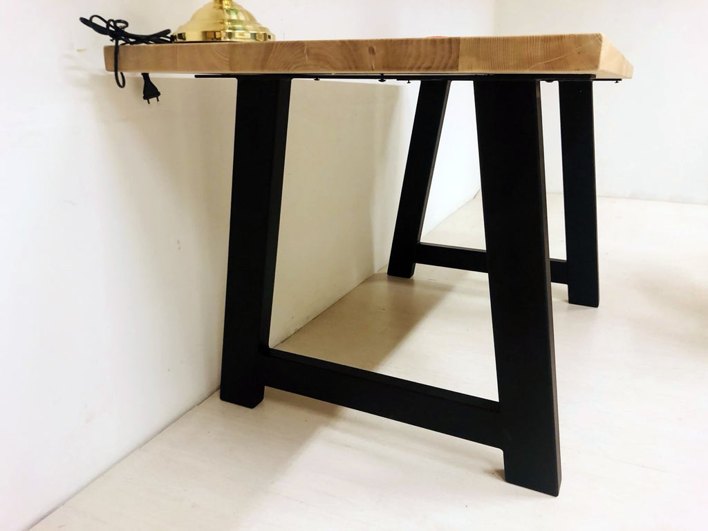Tavolo stile INDUSTRIAL con top in olmo e gambe in ferro "A" - 160×80×H80 cm personalizzabile