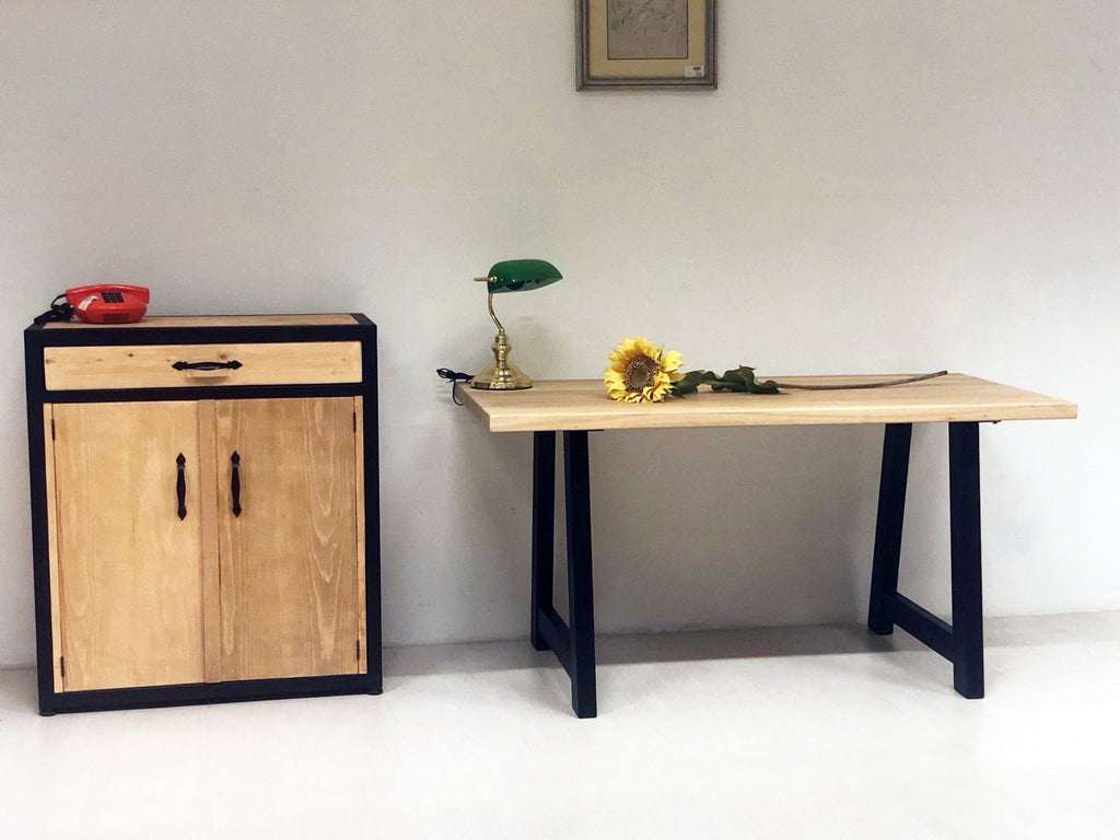 Tavolo stile INDUSTRIAL con top in olmo e gambe in ferro "A" - 160×80×H80 cm personalizzabile
